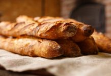 A baguette története: hogyan lett a világ egyik legismertebb kenyere?