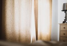 Milyen megoldást kínál egy sötétítő függöny?