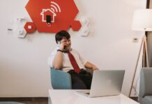 Wi-Fi holtterek az otthonban: mikor elég egy jelerősítő, és mikor kell más megoldás?